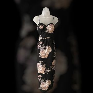 Black Floral Maxi Dress with Pockets!